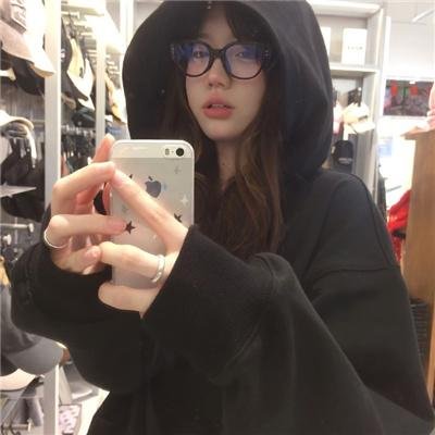 庭深叶落楚江秋